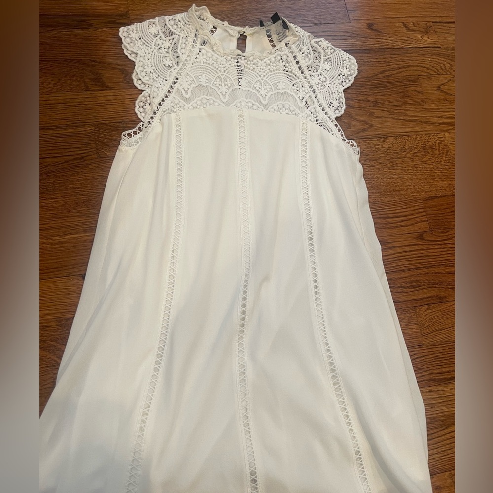 Lulus white nigh neck lace dress size XS